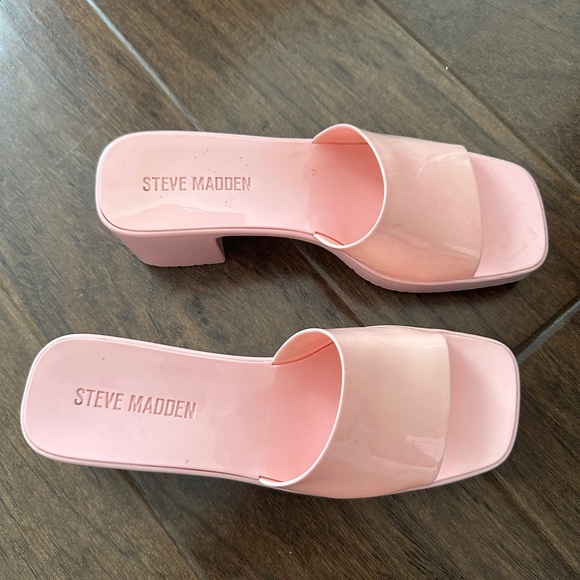 Pink Steve Madden rubber platform sandals - Picture 4 of 5